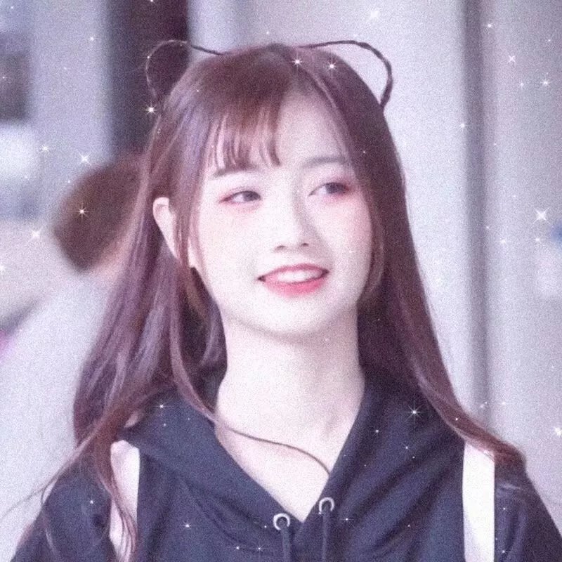 年轻女孩爱过来